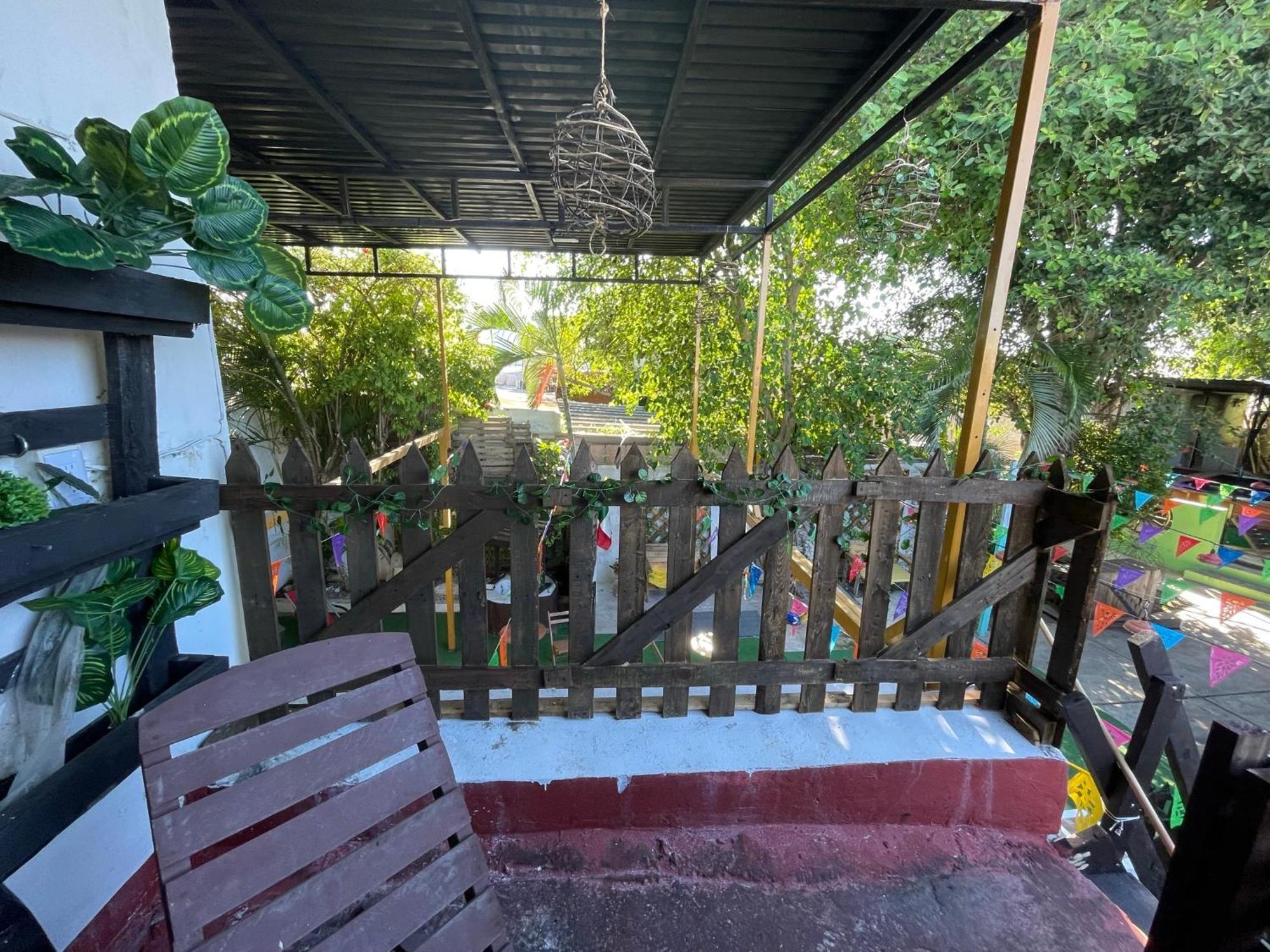 La Casa De La 12 Hostel Campeche Ngoại thất bức ảnh